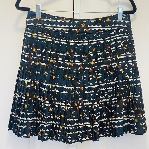 J. Crew Graphic Print Pleated Skirt - Women Size 4 - Multicolored - Picture 1 of 5